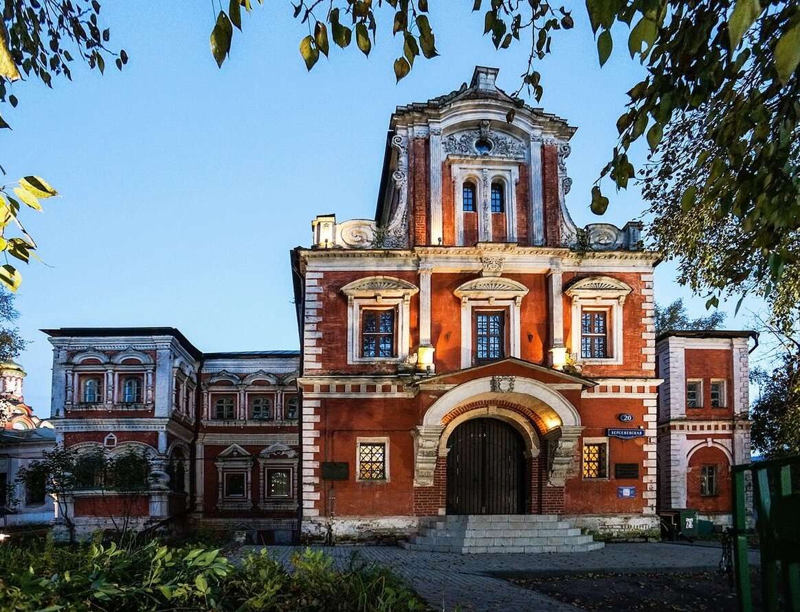 Прогулка от храма Христа Спасителя к Болотной площади - Прогулки
