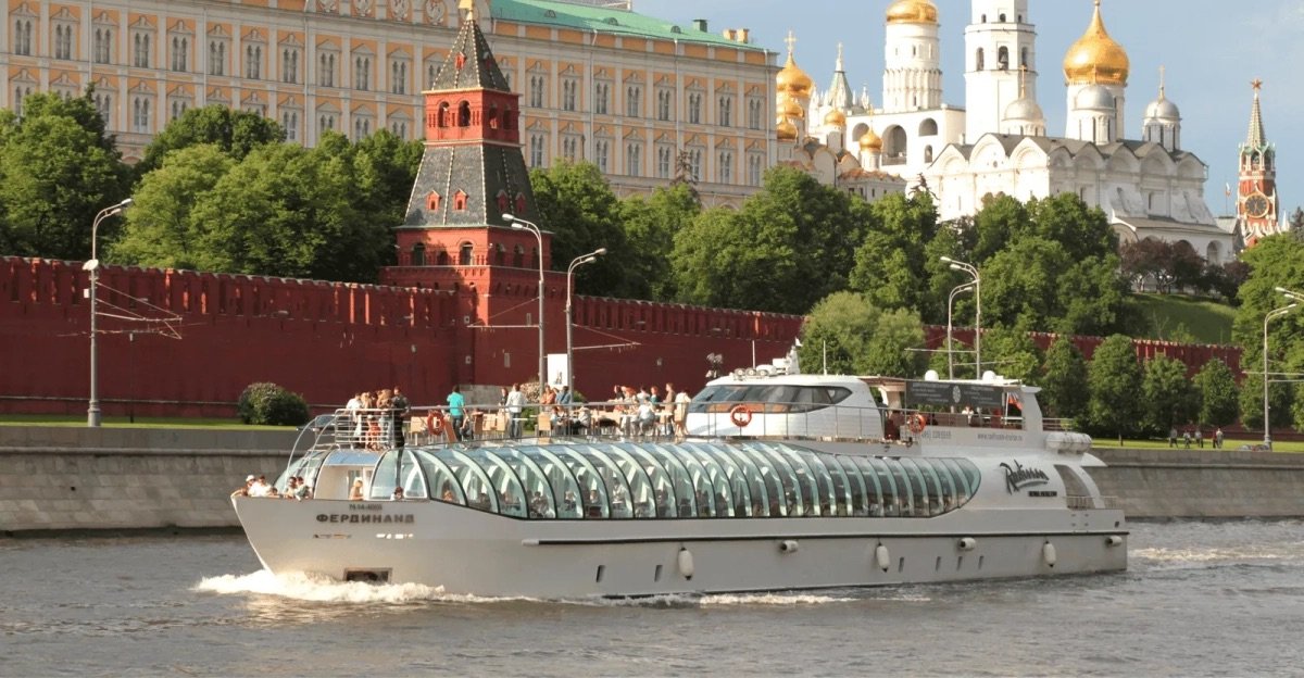 Radisson прогулки, Москва река