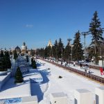Каток на ВДНХ солнечным зимним днём, Москва