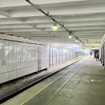 Дорожка и зелень в парке Фили